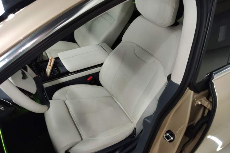 Used Yuanhang Y6 2023 720 km Range Rear-Drive Luxury Version Left Front Seat