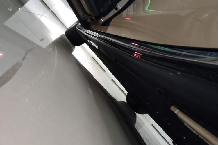 Used Yuanhang Y6 2023 720 km Range Rear-Drive Luxury Version Left Side Sill