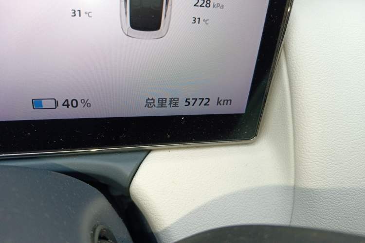 Used Yuanhang Y6 2023 620 km All-Wheel Drive Premium Edition Odometer Close Up