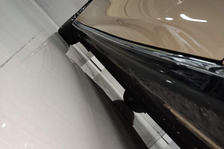 Used Yuanhang Y6 2023 720 km Range Rear-Drive Luxury Version Right Side Sill