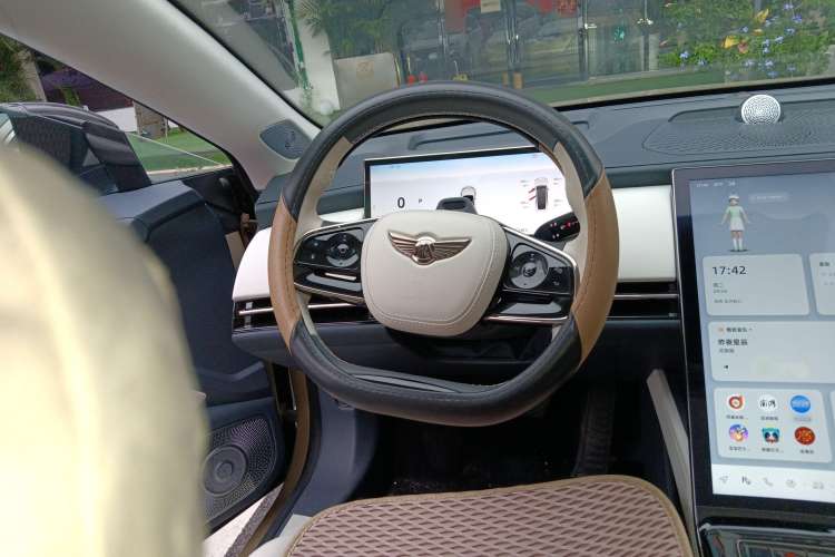 Used Yuanhang Y6 2023 620 km All-Wheel Drive Premium Edition Steering Wheel