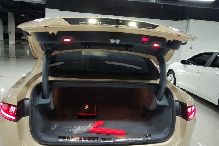 Used Yuanhang Y6 2023 720 km Range Rear-Drive Luxury Version Trunk