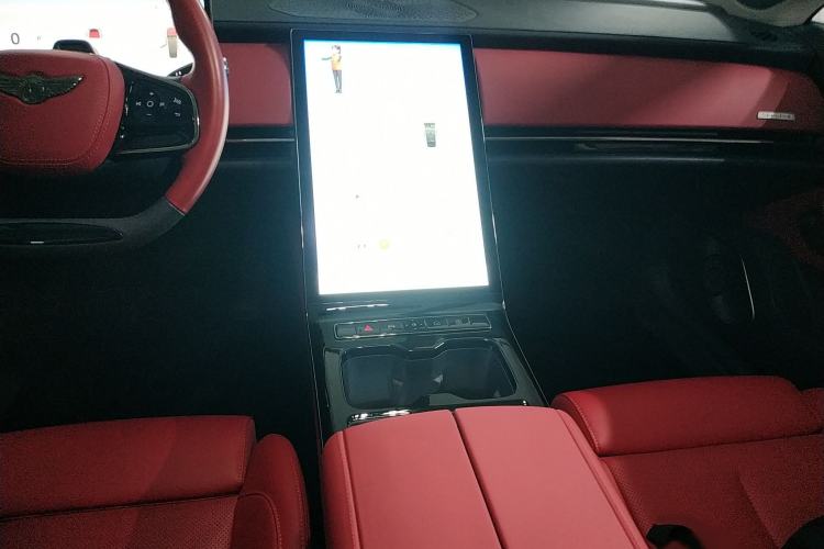 Used Yuanhang Y6 2024 720 km Rear-Drive Luxury Version Audio And AC Panel