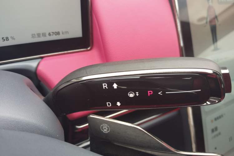 Used Yuanhang Y6 2024 620 km All-Wheel Drive Premium Edition Gear Lever