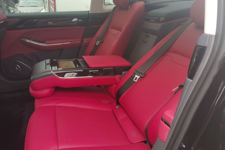 Used Yuanhang Y6 2024 620 km All-Wheel Drive Premium Edition Interior 4