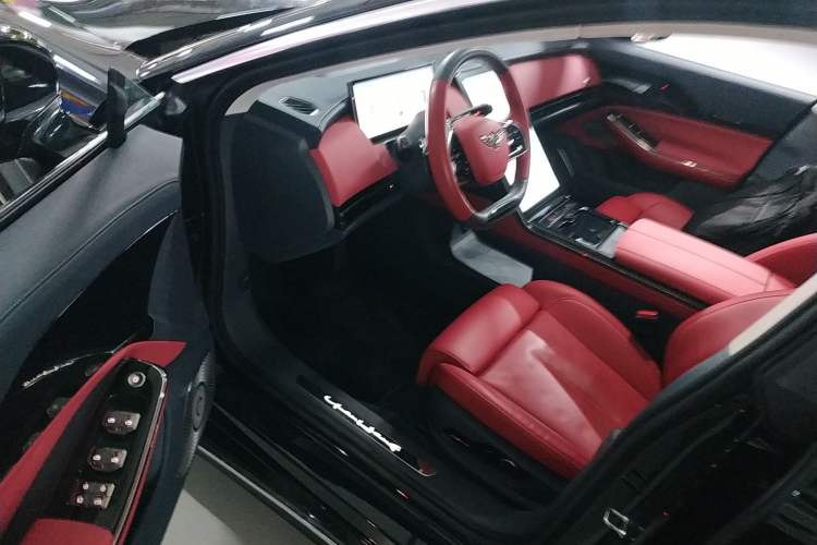 Used Yuanhang Y6 2024 720 km Rear-Drive Luxury Version Left Front Seat