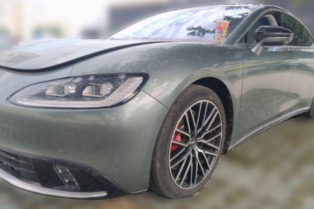 Used Yuanhang Y6 2024 620 km All-Wheel Drive Premium Edition