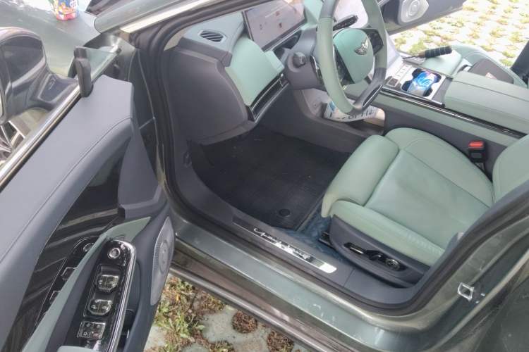 Used Yuanhang Y6 2024 620 km All-Wheel Drive Premium Edition Driver Seat