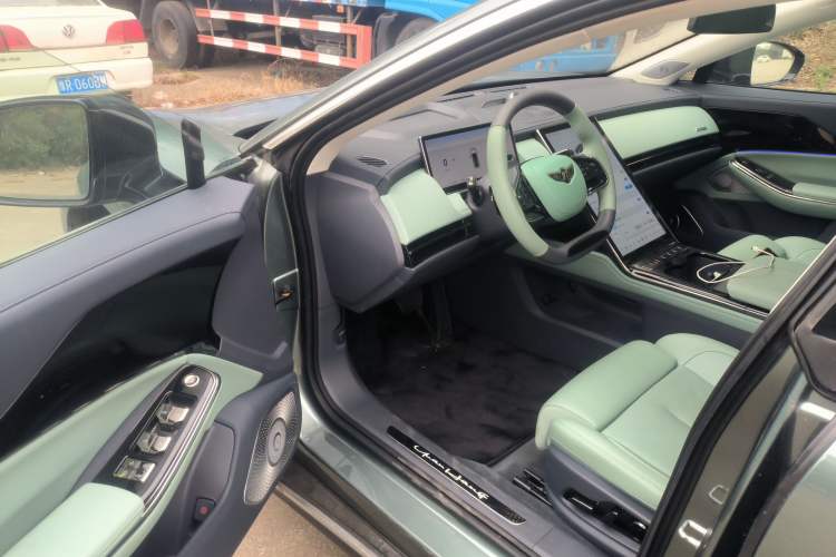 Used Yuanhang Y6 2024 720 km All-Wheel Drive Luxury Edition Driver Seat