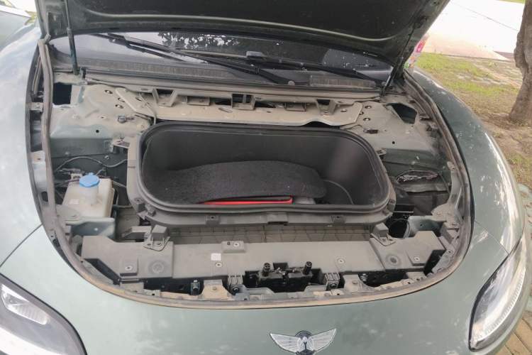 Used Yuanhang Y6 2024 620 km All-Wheel Drive Premium Edition Engine Bay