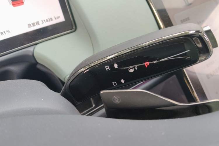 Used Yuanhang Y6 2024 620 km All-Wheel Drive Premium Edition Gear Lever