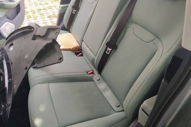 Used Yuanhang Y6 2024 620 km All-Wheel Drive Premium Edition Left Rear Seat