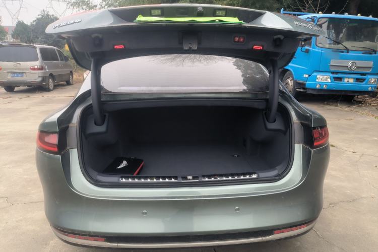 Used Yuanhang Y6 2024 720 km All-Wheel Drive Luxury Edition Trunk