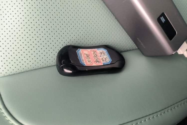Used Yuanhang Y6 2024 720 km All-Wheel Drive Luxury Edition Vehicle Key