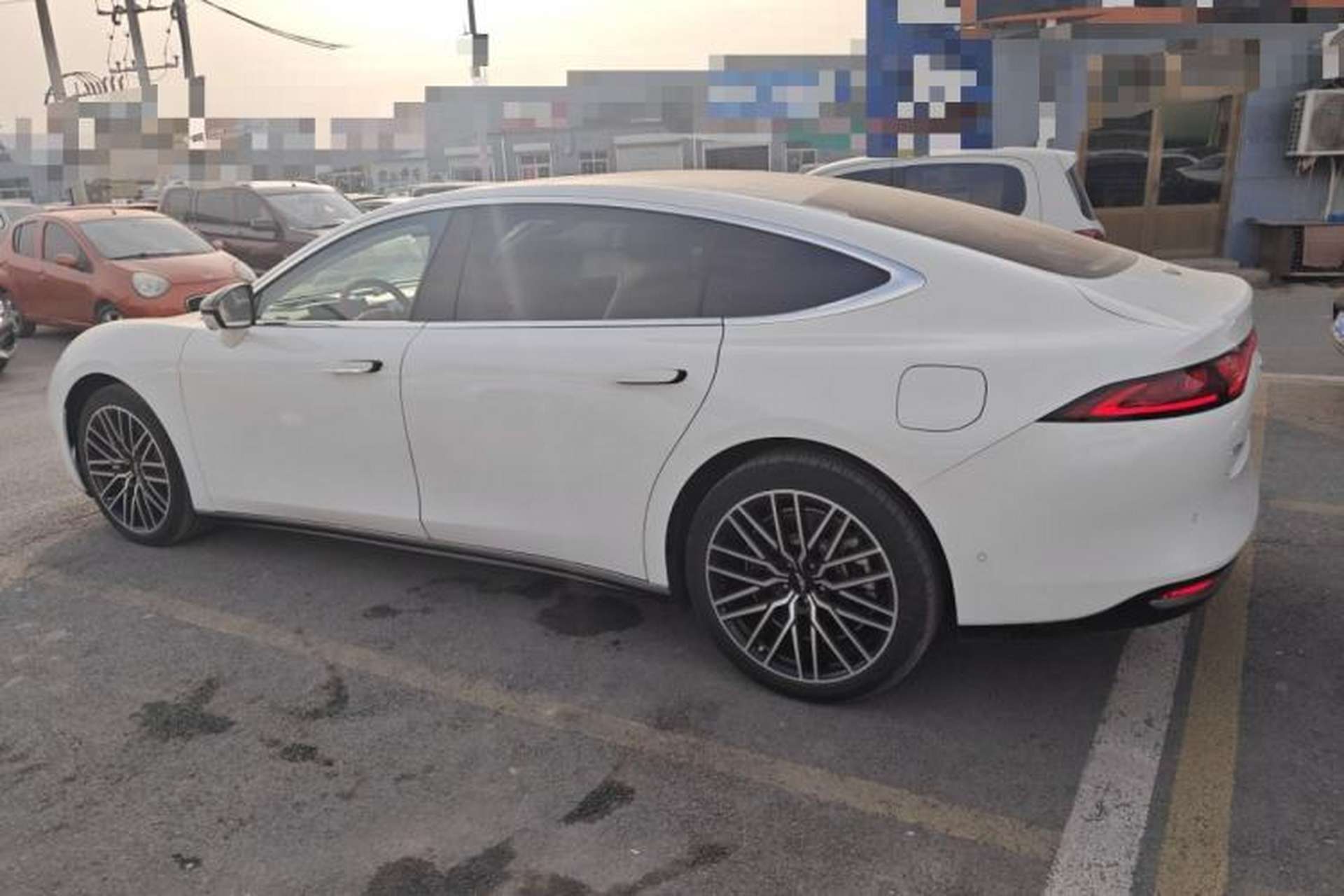 Used Yuanhang Y6 2024 720 km Rear-Drive Luxury Version Exterior 3