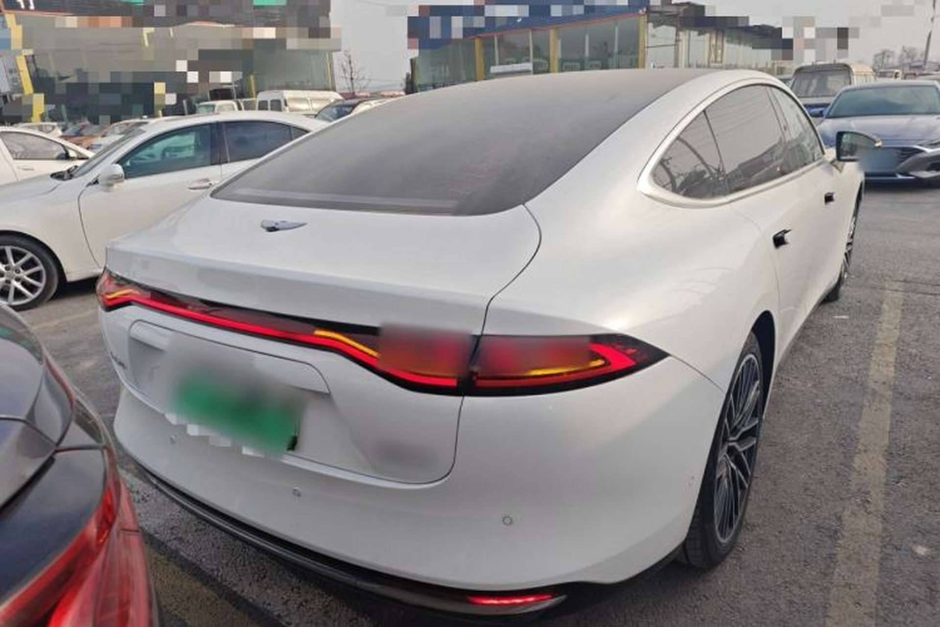 Used Yuanhang Y6 2024 720 km Rear-Drive Luxury Version Exterior 4