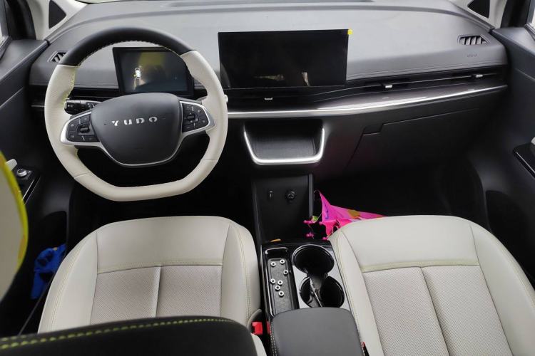 Used Yudo Yudo3 2023 415 km Active Version Center Console