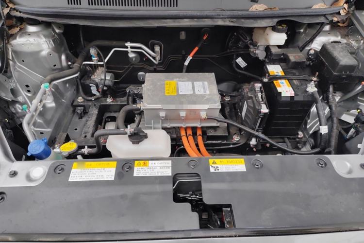 Used Yudo Yudo3 2023 415 km Active Version Engine Bay