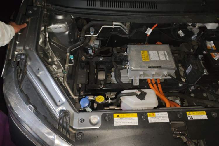 Used Yudo Yudo3 2023 415 km Active Version Engine Bay Right
