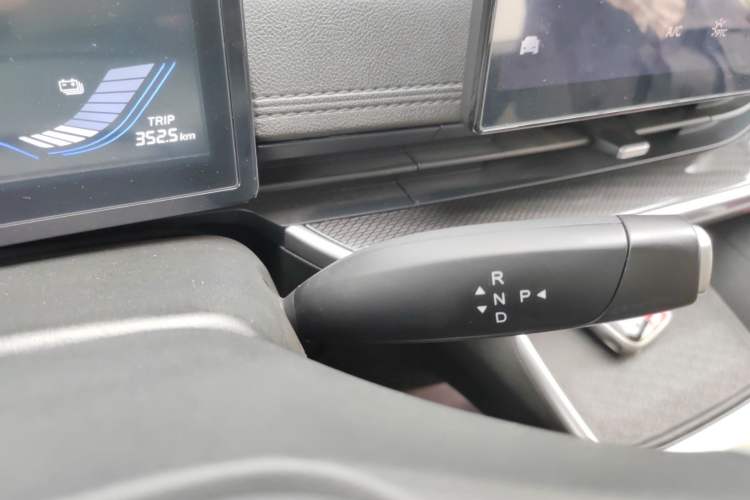 Used Yudo Yudo3 2023 415 km Active Version Gear Lever