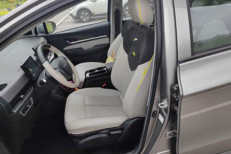 Used Yudo Yudo3 2023 415 km Active Version Left Front Seat