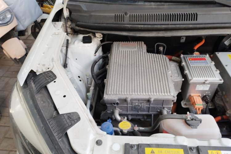 Used Yudo π1 2017 InterCity Smart Edition Engine Bay Right