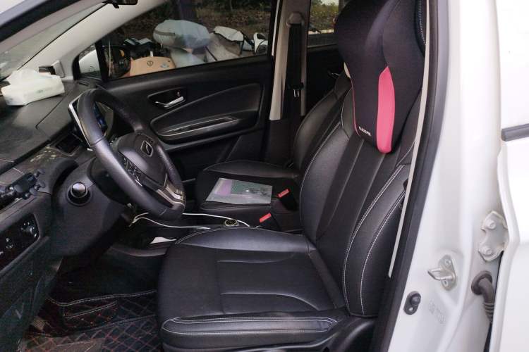 Used Yudo π1 2017 InterCity Smart Edition Left Front Seat