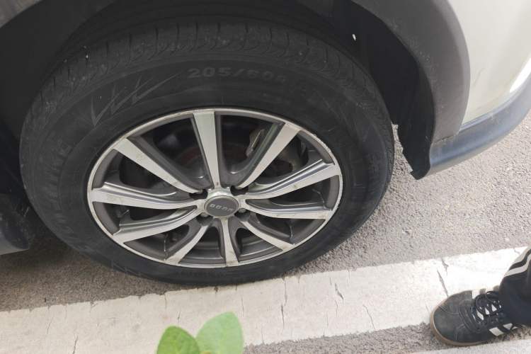 Used Yudo π1 2017 City Smart Edition Right Front Wheel Hub