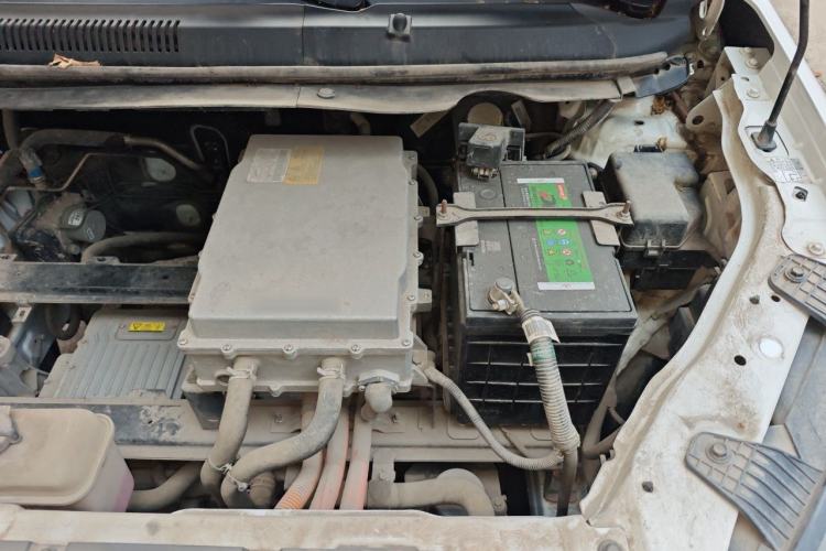 Used Yudo π1 2022 LITE Comfort Edition Engine Bay Left