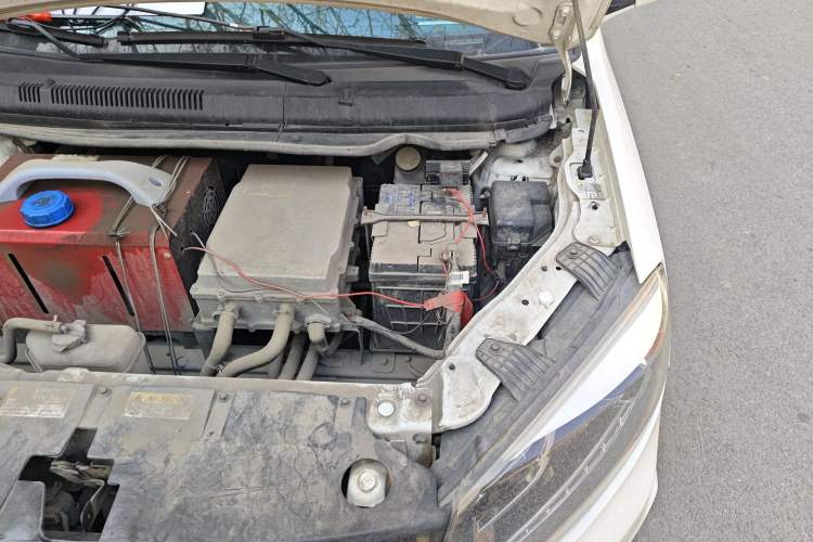 Used Yudo π1 2022 LITE Comfort Edition Engine Bay Left