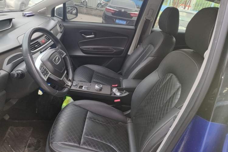 Used Yudo π3 2018 Deluxe Dual-Tone Edition Left Front Seat