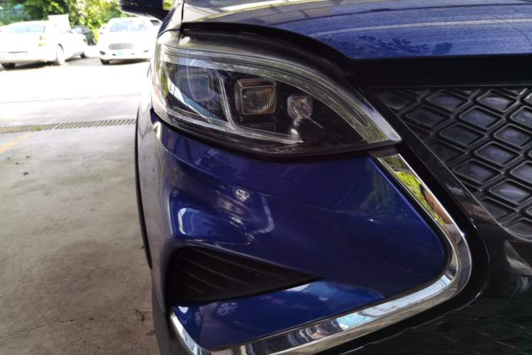 Used Yudo π3 2018 Elite Model Right Front Headlight