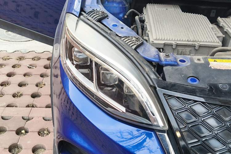 Used Yudo π3 2018 Elite Model Right Front Headlight
