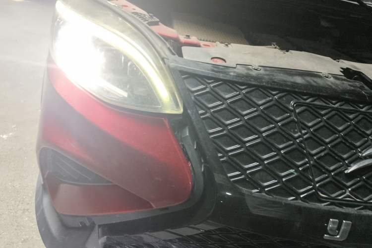 Used Yudo π3 2018 Elite Model Right Front Headlight