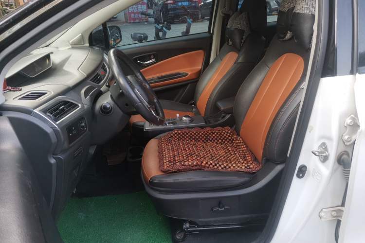 Used Yudo π3 2018 Deluxe Dual-Tone Edition Left Front Seat