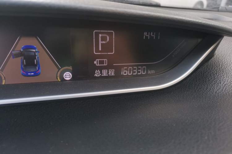 Used Yudo π3 2018 Deluxe Dual-Tone Edition Odometer Close Up