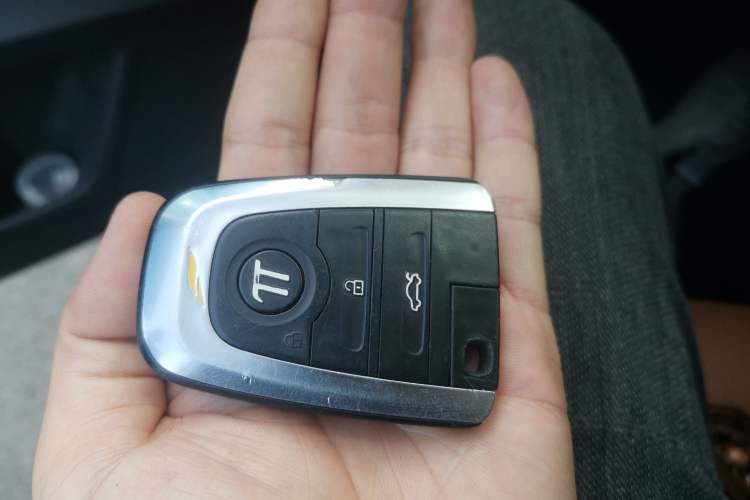 Used Yudo π3 2018 Deluxe Dual-Tone Edition Vehicle Key
