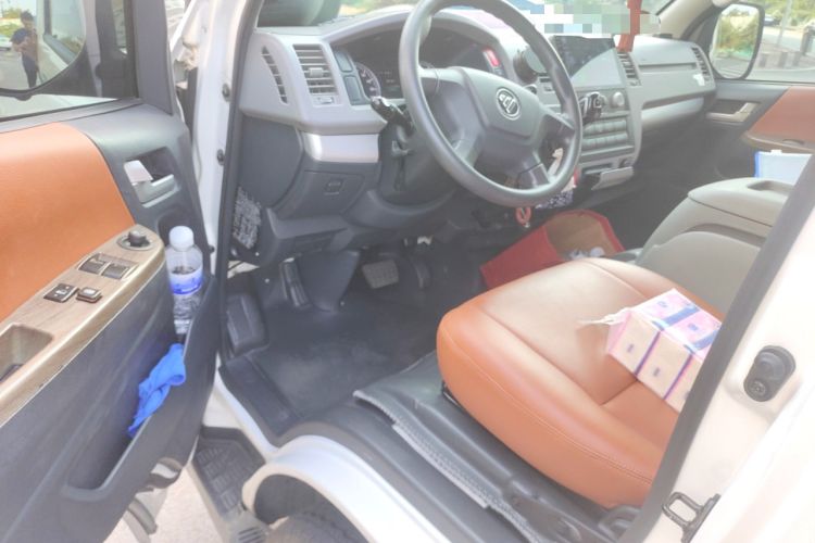 Used Yuejie Camaster 7 Series 2022 2.4L Camping Vehicle 4K22D4M Driver Seat