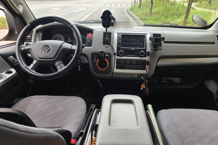 Used Yuejie Camaster 7 Series 2022 2.4L Camping Vehicle 4K22D4M Center Console