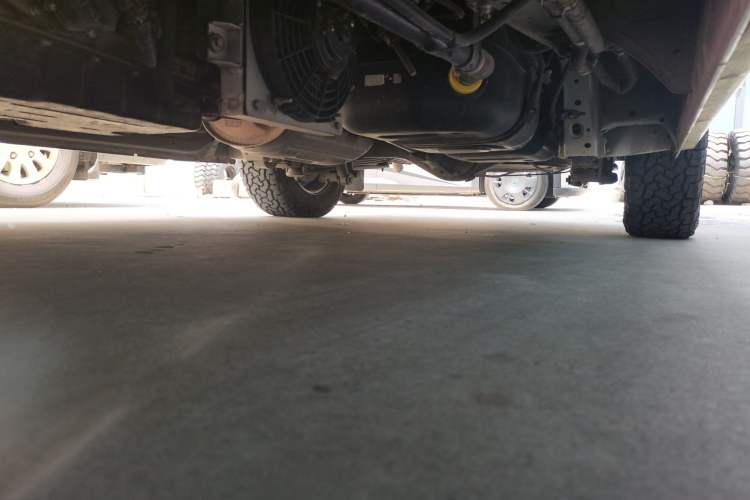 Used Yuejie Camaster 7 Series 2022 2.4L Camping Vehicle 4K22D4M Chassis Front Left