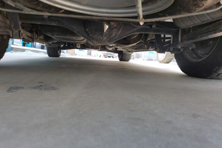 Used Yuejie Camaster 7 Series 2022 2.4L Camping Vehicle 4K22D4M Chassis Rear