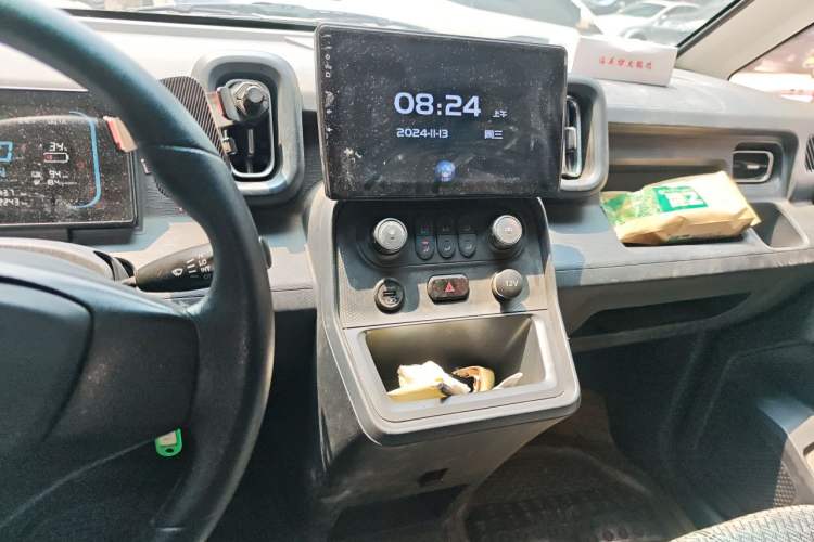 Used Yufeng Gold Warehouse 2025 Model Bus Version with Slow Charger Audio And AC Panel