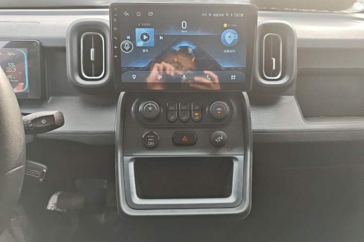Used Yufeng Gold Warehouse 2025 Model Bus Version with Slow Charger Audio And AC Panel