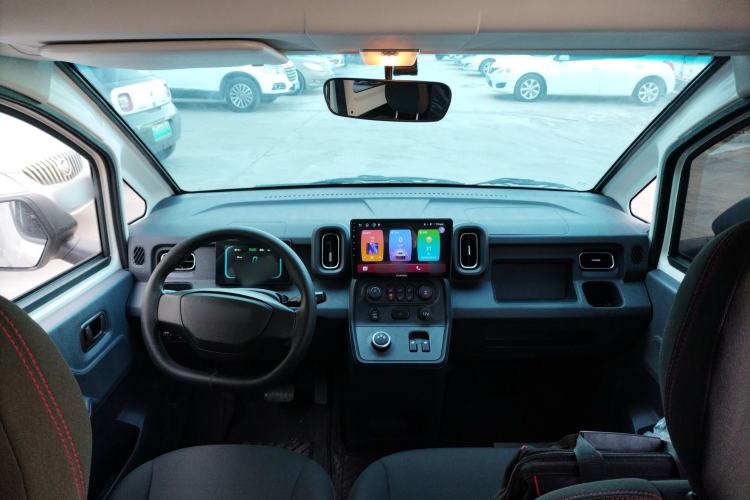 Used Yufeng Gold Warehouse 2025 Model Value Edition, 42.3 kWh Center Console