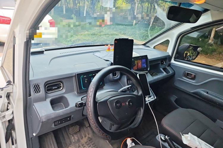 Used Yufeng Gold Warehouse 2025 Model Refreshed Version, First-Class Cabin Center Console