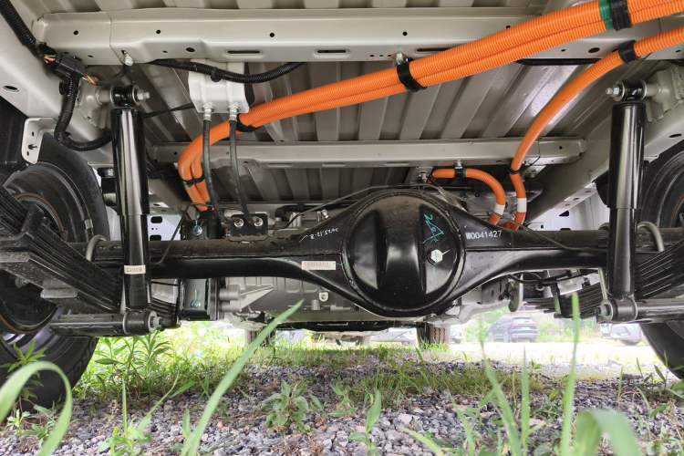 Used Yufeng Gold Warehouse 2025 Model Value Edition, 42.3 kWh Chassis Rear