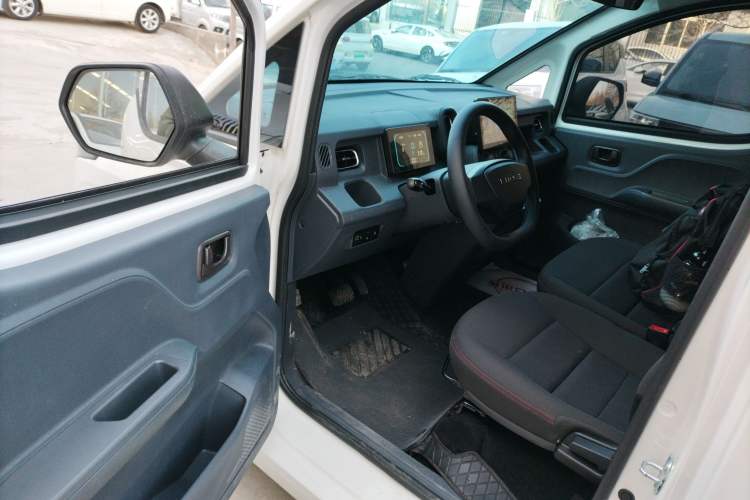 Used Yufeng Gold Warehouse 2025 Model Value Edition, 42.3 kWh Driver Seat