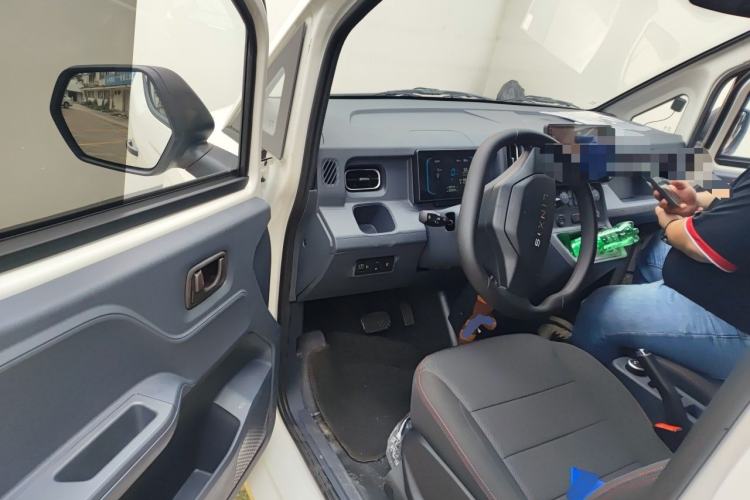Used Yufeng Gold Warehouse 2025 Model Refreshed Version, First-Class Cabin Driver Seat