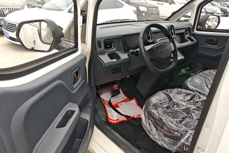 Used Yufeng Gold Warehouse 2025 Model PLUS Value Edition, 42.3 kWh Driver Seat