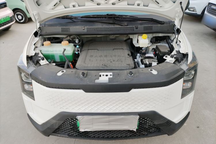 Used Yufeng Gold Warehouse 2025 Model Value Edition, 42.3 kWh Engine Bay